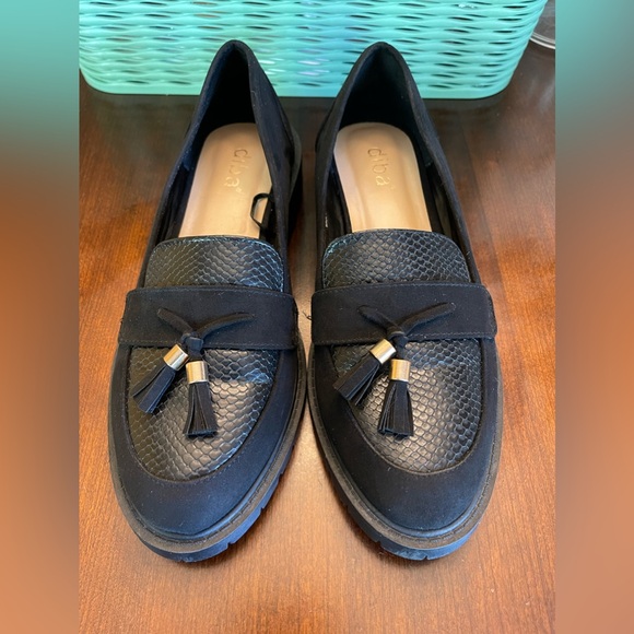 Diba Shoes - Diba Women's Black Round Toe Tassel shoes. Faux Suede/Leather